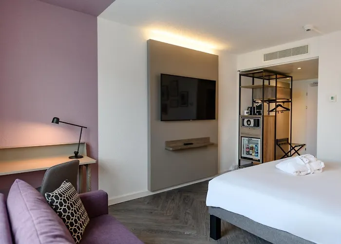 Szálloda Novotel West