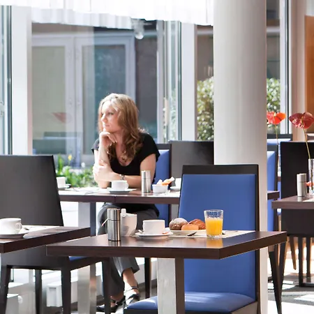 Novotel West 4*