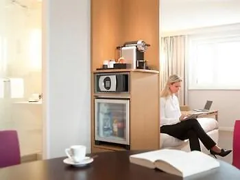 Готель Novotel West