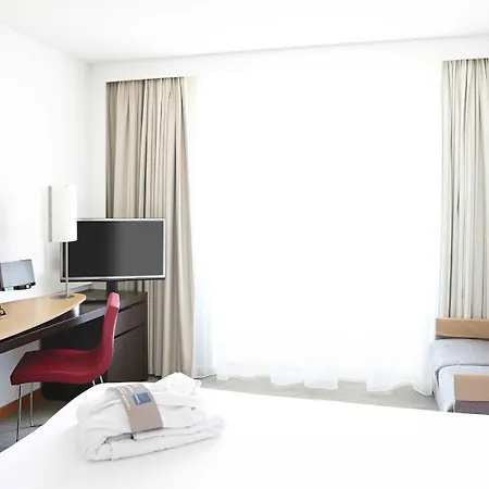 Novotel West Hotel 4*