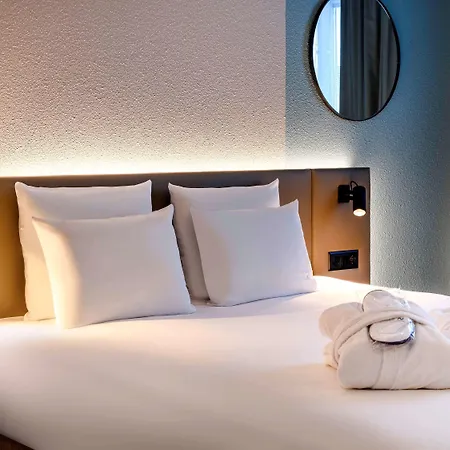 Hotel Novotel West 4*