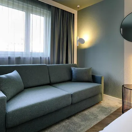 Novotel West