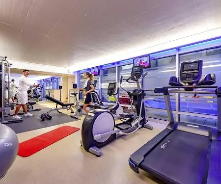 Отель Novotel West 4*