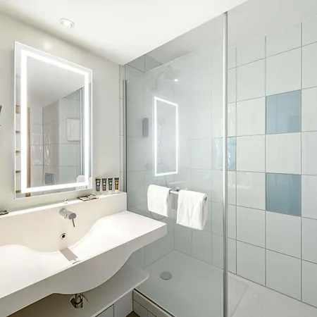 Novotel West Hotel 4*