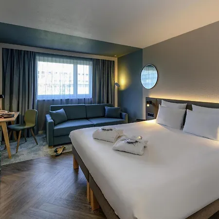 Готель Novotel West