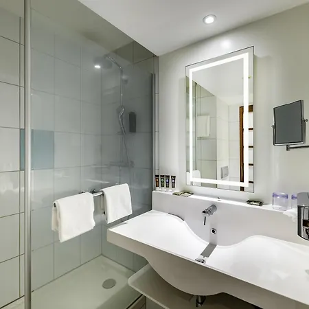 Novotel West Hotel 4*
