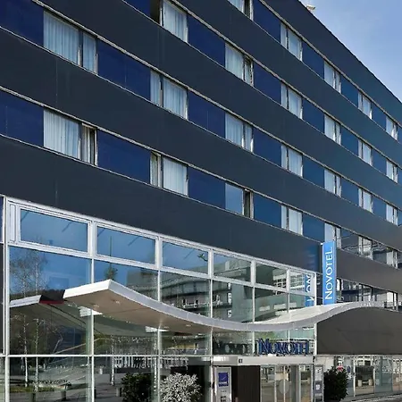 Отель Novotel West