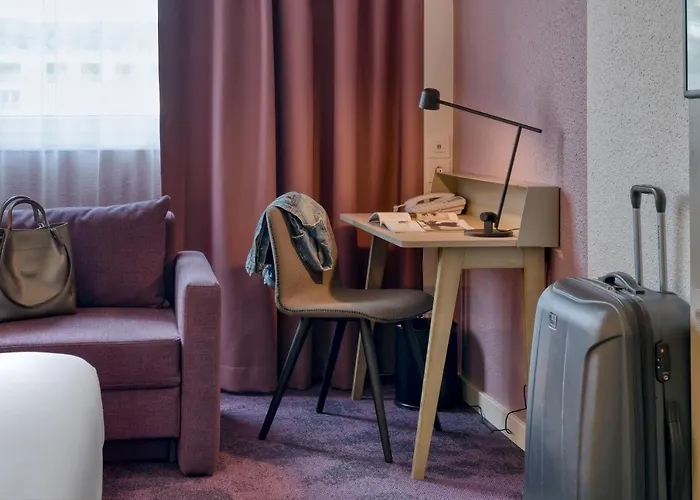 מלון Novotel West