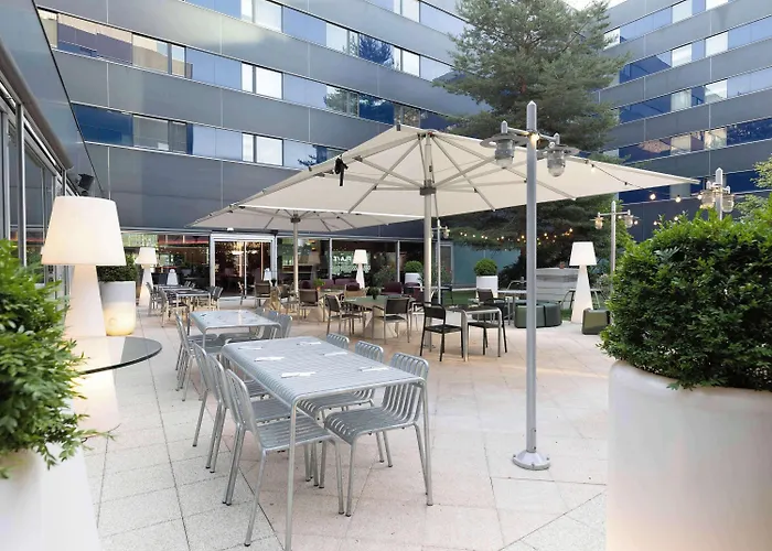 מלון Novotel West