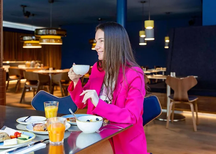 מלון Novotel West 4*