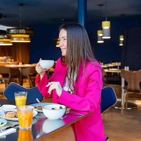 Hotell Novotel West 4*