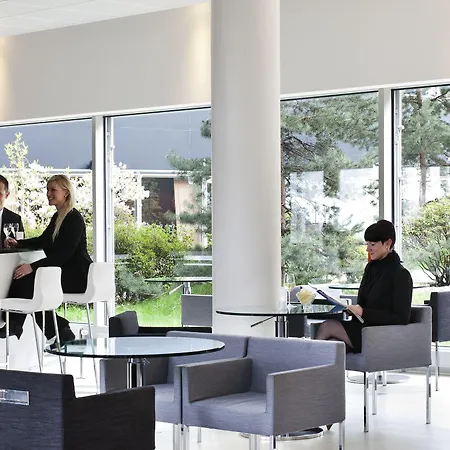 Novotel West Hotel 4*