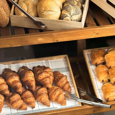 Hotel Novotel West 4*